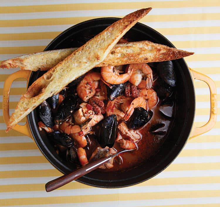 httpswww.saveur.comsitessaveur.comfilesimport2012images2012-097-SAV150-54.Cacciucco-750&#215;705.jpg