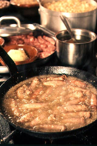 httpswww.saveur.comsitessaveur.comfilesimport2008images2008-0124_cassoulet-2.jpg