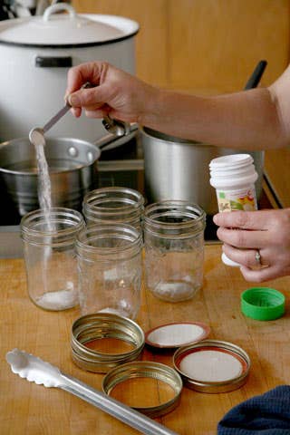 httpswww.saveur.comsitessaveur.comfilesimport2008images2008-07634-preserving_figs_5_480.jpg