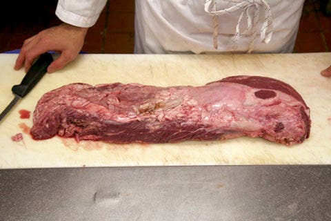 httpswww.saveur.comsitessaveur.comfilesimport2008images2008-12634-116_cutting_a_tenderloin___1_480.jpg