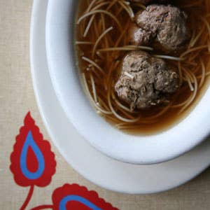 httpswww.saveur.comsitessaveur.comfilesimport2011images2011-017-626-112_beef_noodle_soup_with_liver_dumplings_300_PDLSantos.jpg