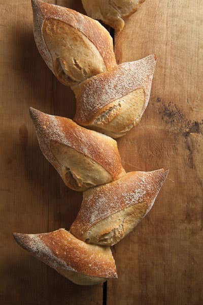 httpswww.saveur.comsitessaveur.comfilesimport2012images2012-047-SAV147-Loaves12-400&#215;600.jpg