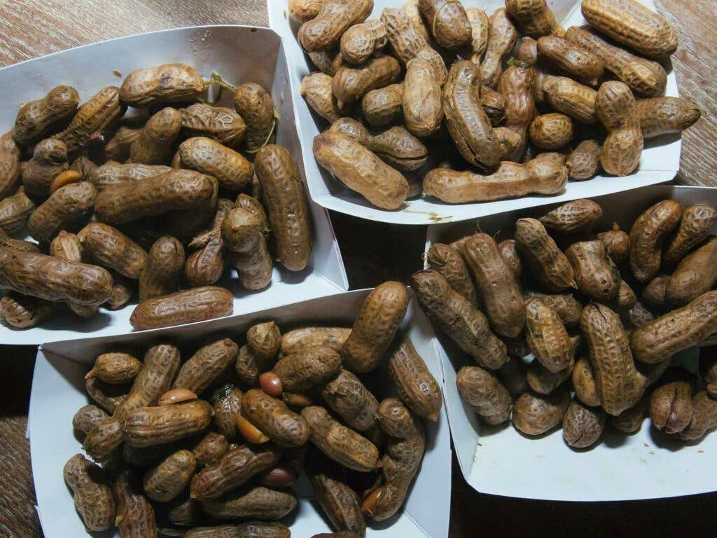 peanuts boiled