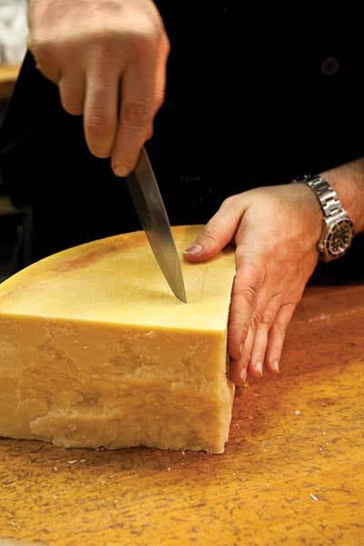 httpswww.saveur.comsitessaveur.comfilesimport2011images2011-117-SAV143-ArthurAve-2-400&#215;600.jpg