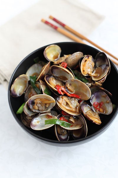 Taiwanese-Style Clams