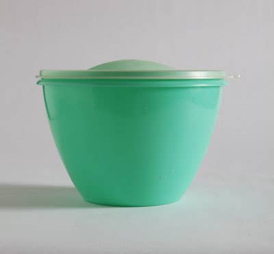 Tupperware Lettuce Keeper With Spike Insert