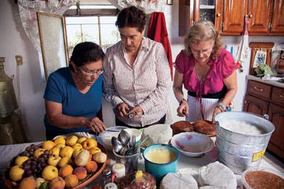 httpswww.saveur.comsitessaveur.comfilesimport2011images2011-047-SAV138-MexicoFeedsMeTWO-400&#215;267.jpg