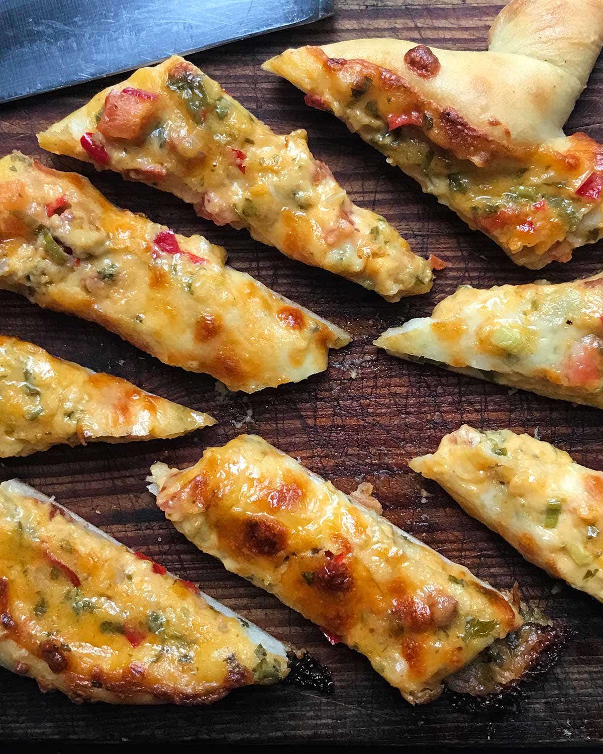 Khachapuri con Queso (Tex-Mex Georgian Cheese Bread With Chiles and Chorizo) Khachaprui Con Queso