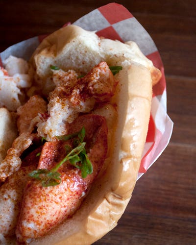 httpswww.saveur.comsitessaveur.comfilesimport2010images2010-127-LOBSTER_ROLL_7.jpg