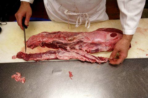 httpswww.saveur.comsitessaveur.comfilesimport2008images2008-12634-116_cutting_a_tenderloin___2_480.jpg