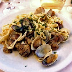 httpswww.saveur.comsitessaveur.comfilesimport2007images2007-06125-38_Tagliolini_with_True_Clams_250.jpg