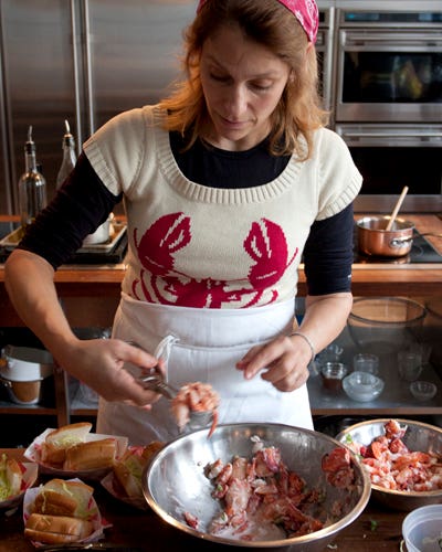 httpswww.saveur.comsitessaveur.comfilesimport2010images2010-127-LOBSTER_ROLL_20.jpg