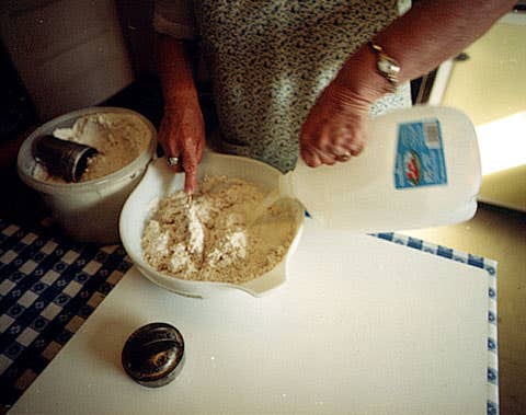 httpswww.saveur.comsitessaveur.comfilesimport2007images2007-1254_vermont-chicken-pie_4.jpg