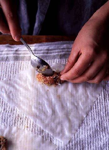 httpswww.saveur.comsitessaveur.comfilesimport2007images2007-1213_springroll_1.jpg