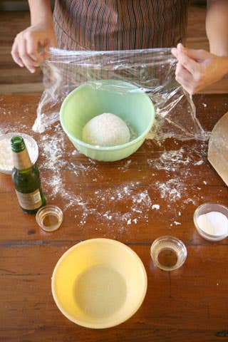 httpswww.saveur.comsitessaveur.comfilesimport2008images2008-10634-pizza_making_5_480.jpg