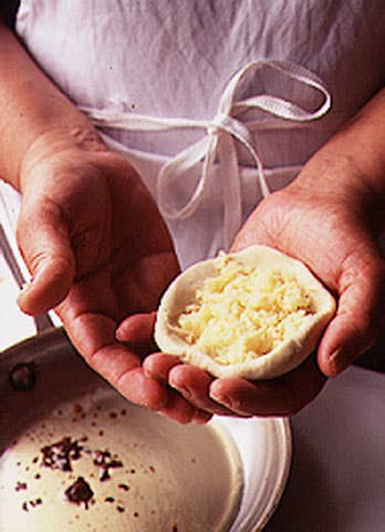 httpswww.saveur.comsitessaveur.comfilesimport2007images2007-1232_pupuseria_1.jpg