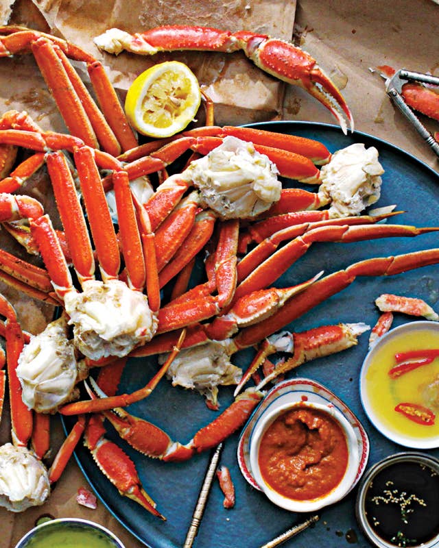Steamed Crab Legs with Six Sauces