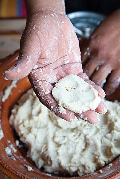 httpswww.saveur.comsitessaveur.comfilesimport2010images2010-02634-127_corn_tortillas_2_400.jpg