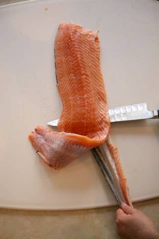 httpswww.saveur.comsitessaveur.comfilesimport2008images2008-05634-112_how_to_filet_a_salmon_6_480.jpg