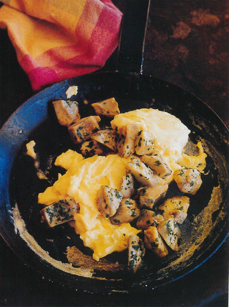 *ardi shawki bil-bayd*, artichokes with scrambled eggs,