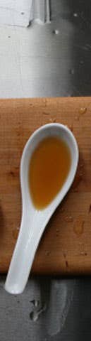 httpswww.saveur.comsitessaveur.comfilesimport2008images2008-04634-111_sesame_oil_Idhayam_1_480.jpg
