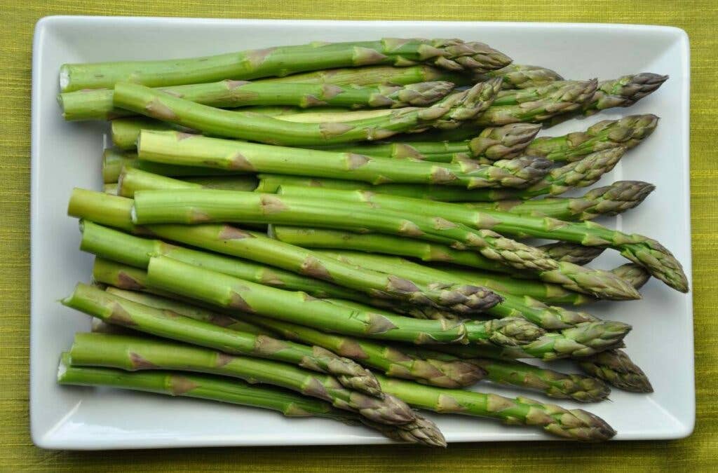 httpswww.saveur.comsitessaveur.comfilesimport2010images2010-0312177707-Asparagus-FullPlate.jpg