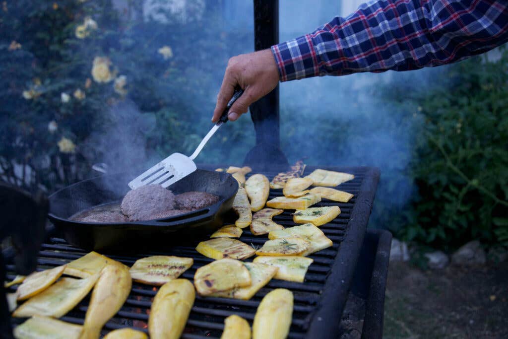 httpswww.saveur.comsitessaveur.comfilesimport2012images2012-127-SAV152-CARanch.8-1500×1000.jpg httpswww.saveur.comsitessaveur.comfilesimport2012images2012-127-SAV152-CARanch.8-1500×1000.jpg