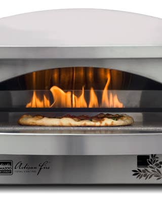 An Al Fresco Pizza Oven Worthy of Napoli