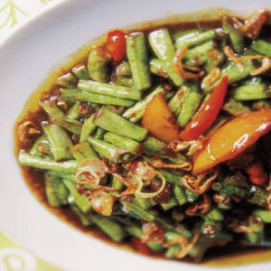 Kacang Panjang Kecap (Long Beans with Sweet Soy Sauce)