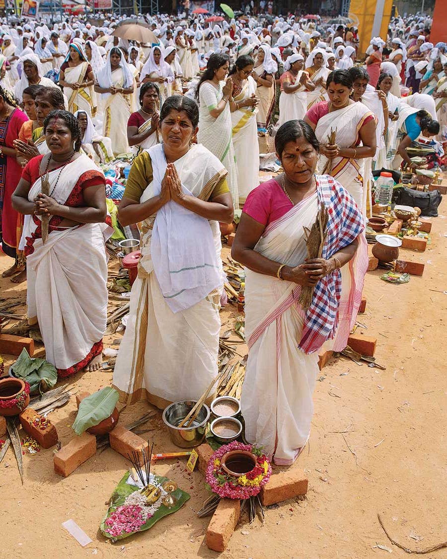 The Sacred Journey of Four Million Indian Women to Cook for Their Goddess