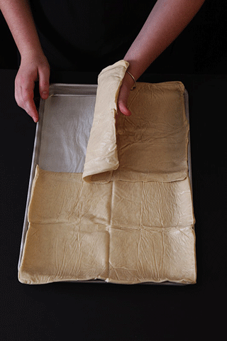 httpswww.saveur.comsitessaveur.comfilesimport2009images2009-10634-tomato-tart-dough_2_480.gif.gif