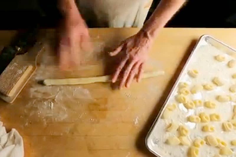 httpswww.saveur.comsitessaveur.comfilesimport2013images2013-017-video-gnocchi-al-pomodoro-800&#215;533.jpg