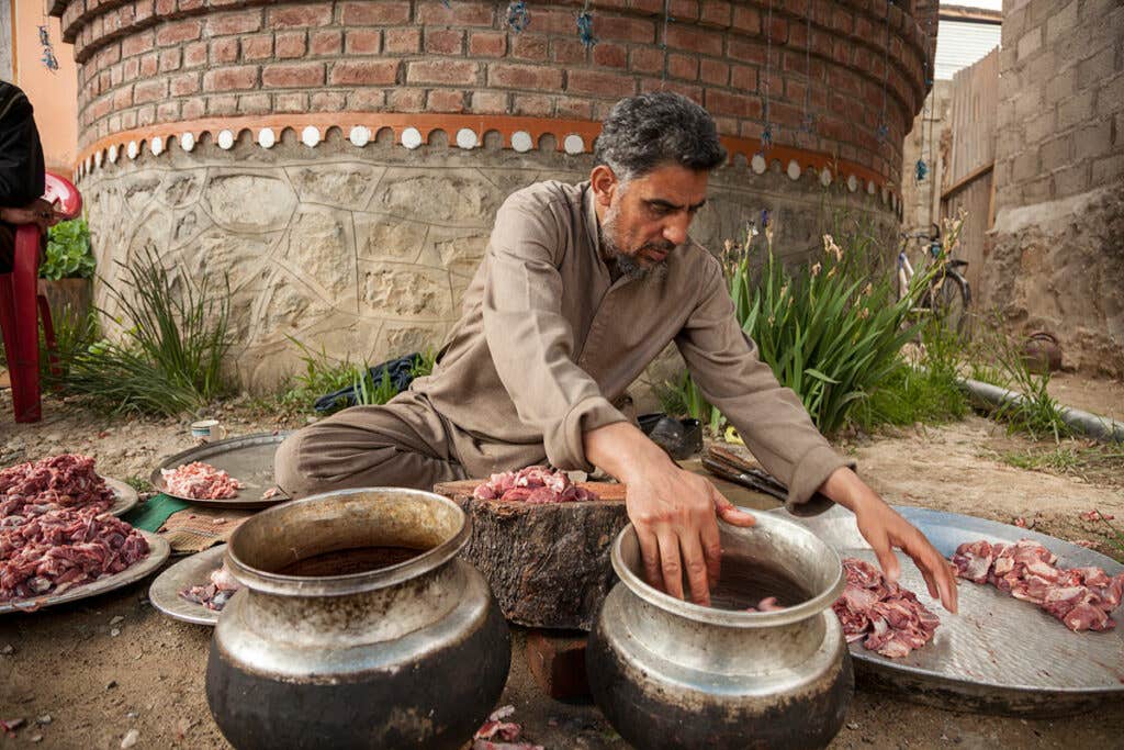 httpswww.saveur.comsitessaveur.comfilesimport20142014-07gallery_kashmir-wazwaan_meat-man_1200x800.jpg