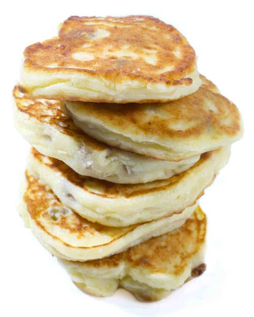 Syrniki (Russian Sweet Cheese Pancakes)