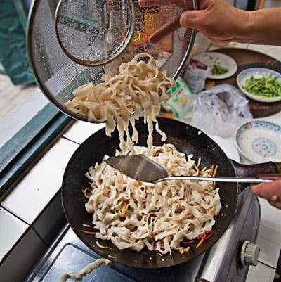 httpswww.saveur.comsitessaveur.comfilesimport2010images2010-04633-129_noodles_step4_400.jpg