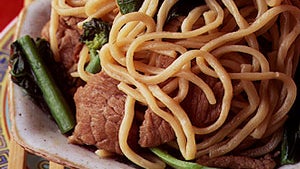 Lo Mian (Egg Noodles with Beef and Chinese Broccoli)
