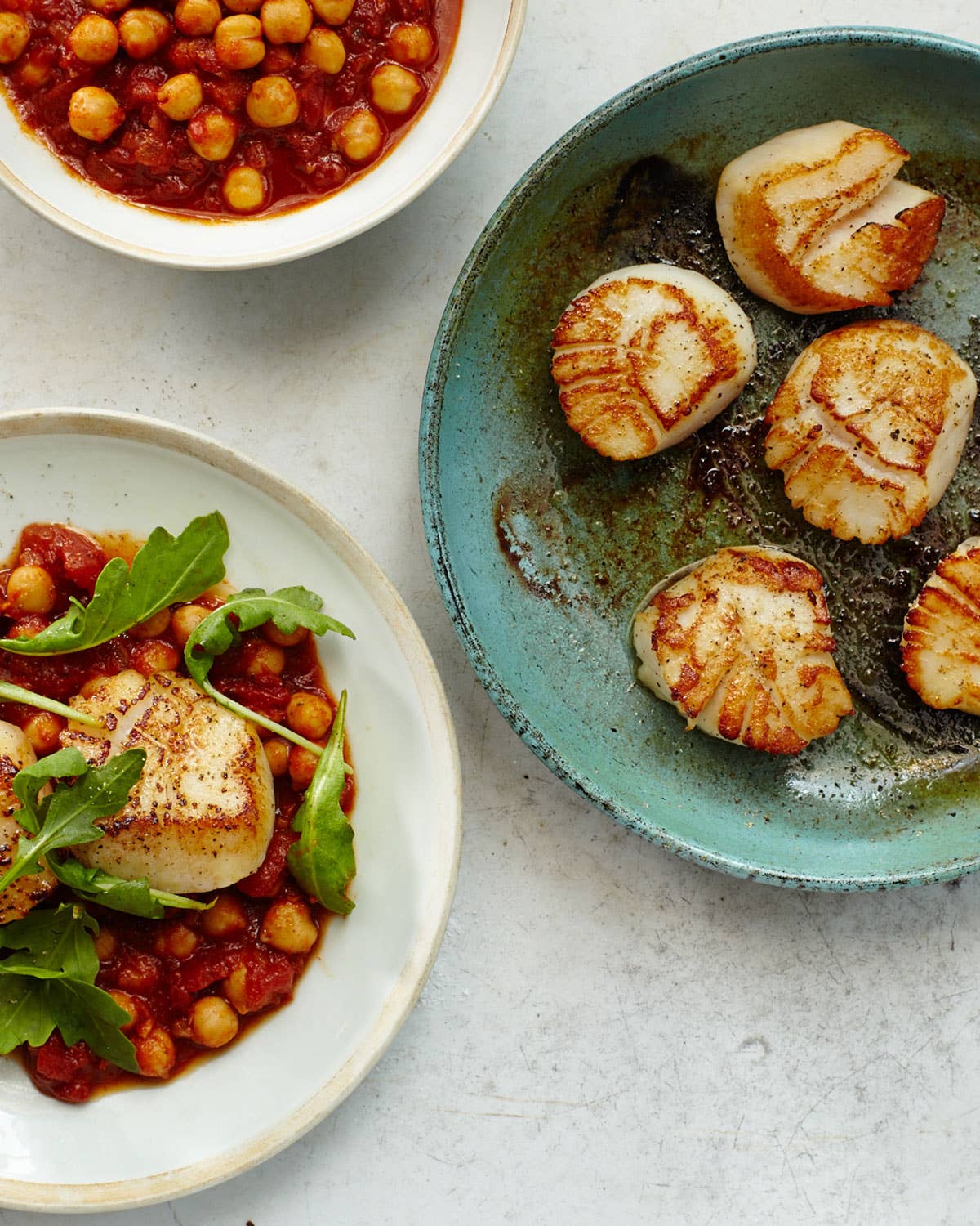 Scallops with Stewed Chickpeas and Tomatoes