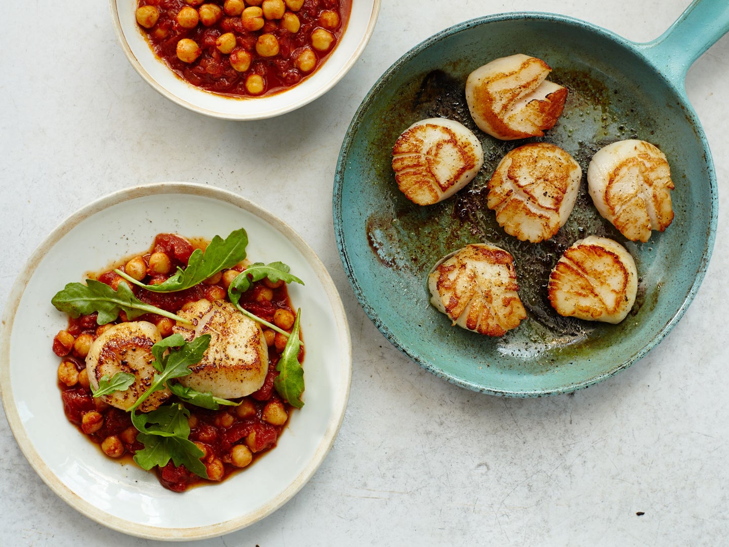 Scallops with Stewed Chickpeas and Tomatoes
