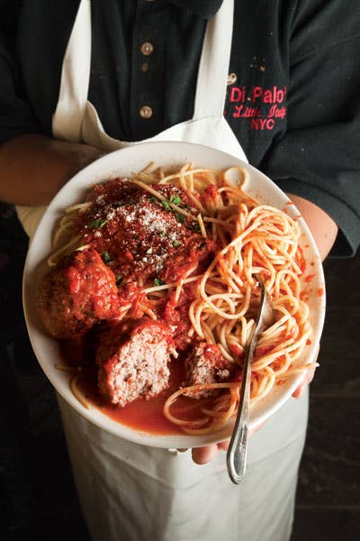 httpswww.saveur.comsitessaveur.comfilesimport2013images2011-117-SAV143-spaghettiandmeatballs-400&#215;600.jpg