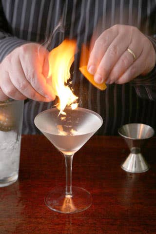 httpswww.saveur.comsitessaveur.comfilesimport2009images2009-01634-117_bartendar_tricks-flame_480.jpg