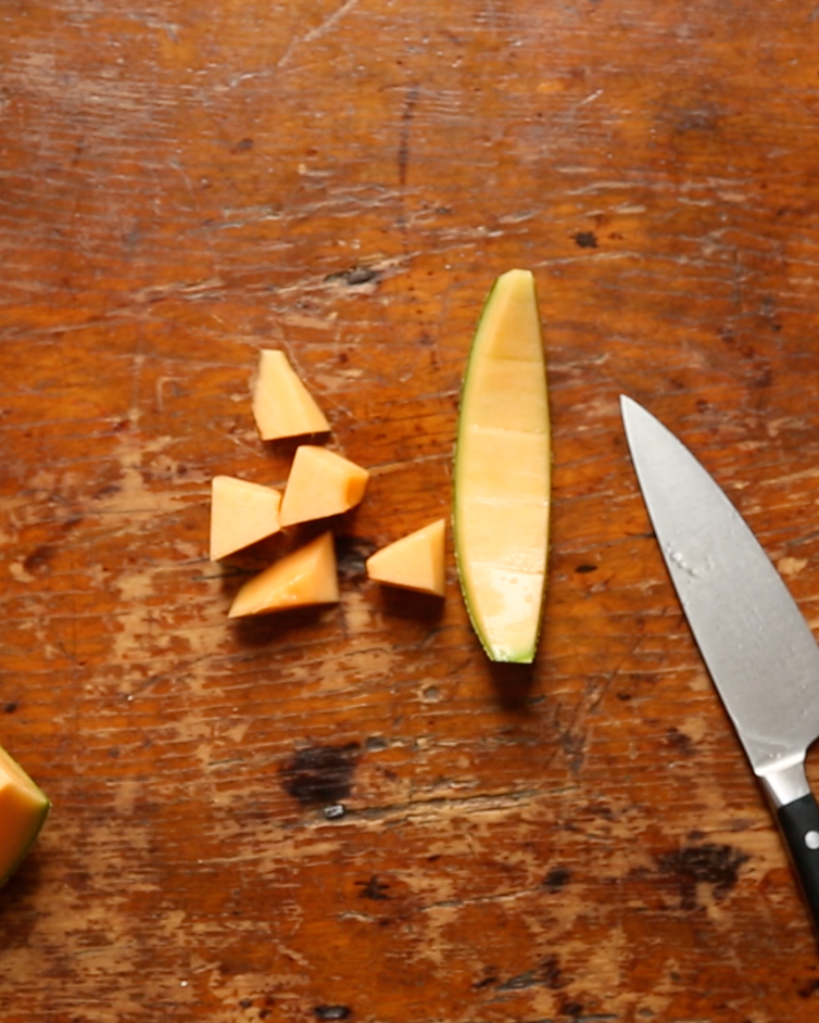 Video: How to Cut a Melon