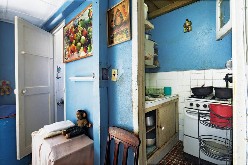 httpswww.saveur.comsitessaveur.comfilesimport2013images2013-027-SAV154-Gallery-Havana-Kitchen-5-1200&#215;800.jpg