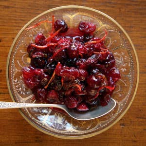 httpswww.saveur.comsitessaveur.comfilesimport2008images2008-10626-115_cranberry_sauce_300.jpg