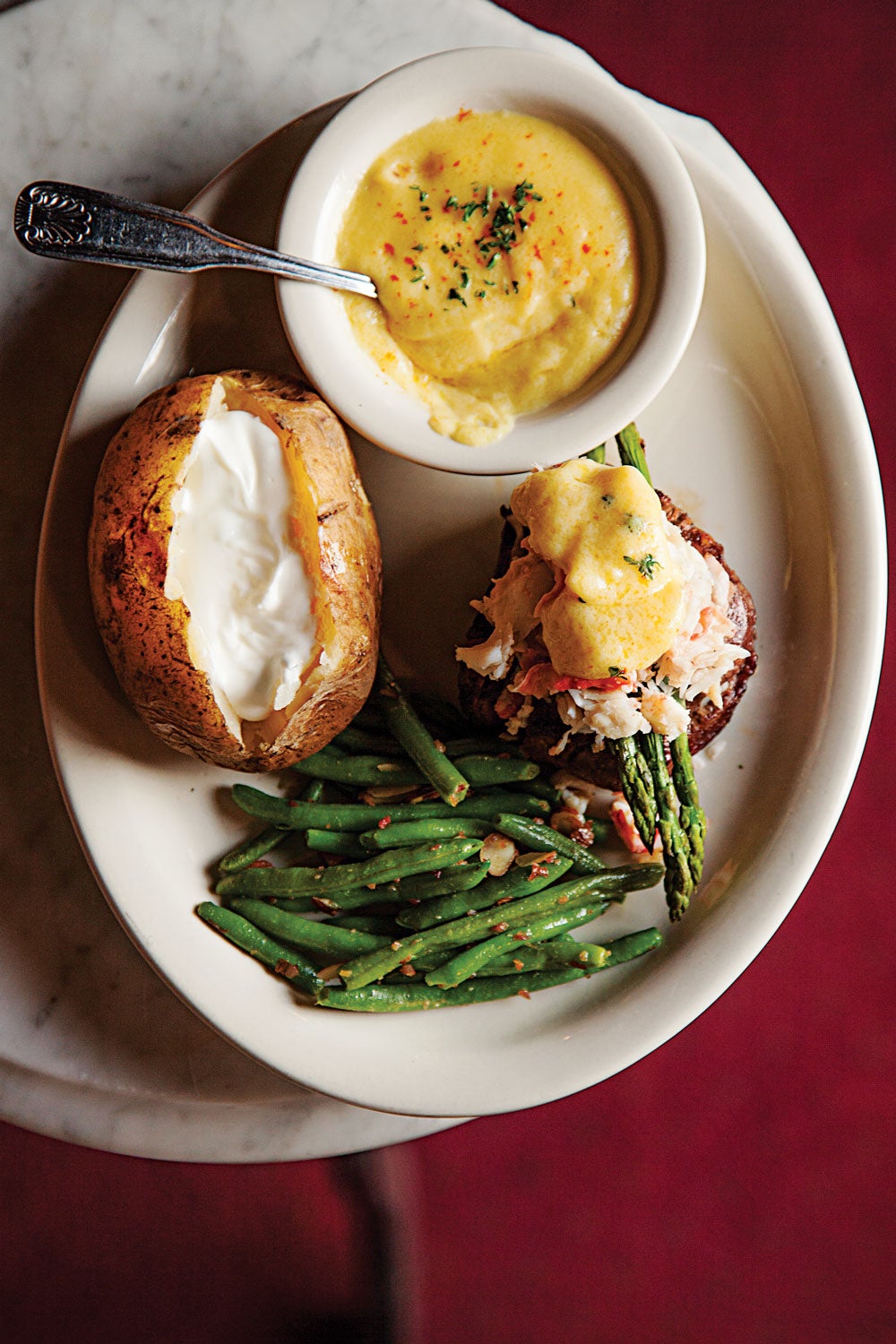 Filet Oskar (Steak with Crab and Hollandaise) Saveur