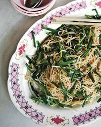 Mee Teow (Stir-Fried Rice Vermicelli with Black Pepper and Chinese Chives)