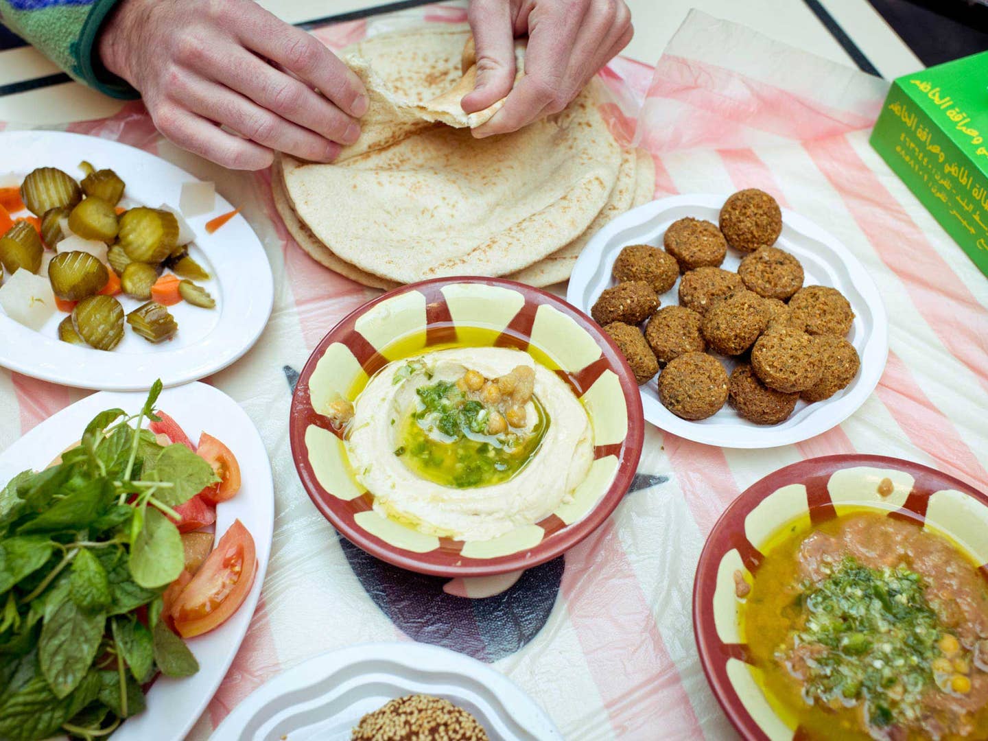 Everybody Loves Hashem: The Always Busy, Open-Air Jordanian Lunch Spot with No Menus