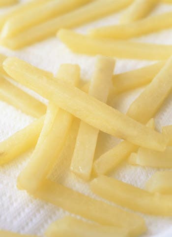 httpswww.saveur.comsitessaveur.comfilesimport2008images2008-0121Art-of-FrenchFries_8.jpg