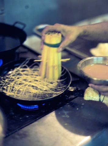 httpswww.saveur.comsitessaveur.comfilesimport2007images2007-12123-18_eggNet_02.jpg28129.jpg