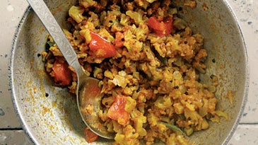 Curried Cauliflower with Tomatoes