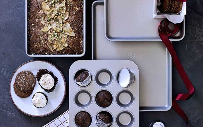 Sturdy sheet pans